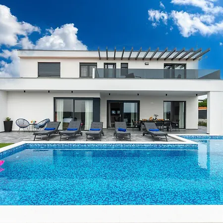Opal With Pool Vrana (Zadar)